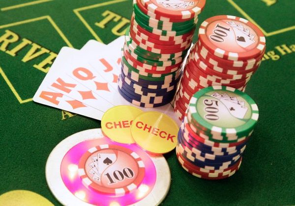 آموزش قوانین بازی پوکر مانیل یا Manila Hold ‘Em Poker